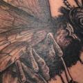tatuaggio Fantasy Polpaccio Mosca Dotwork di Three Kings Tattoo