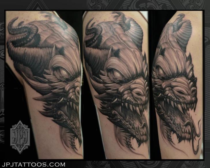 Tatuaje Brazo Fantasy Dragón por JPJ tattoos
