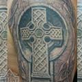 tatuaje Hombro Cruz Celta 3d por JPJ tattoos