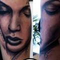 tatuaje Brazo Retrato Realista por Faith Tattoo Studio