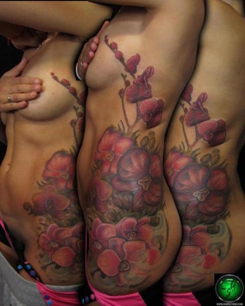 Tatuaggio Realistici Fiore Fianco di Andre Cheko