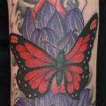tatuaggio Braccio Realistici Fiore Farfalle di Van Tattoo Studio
