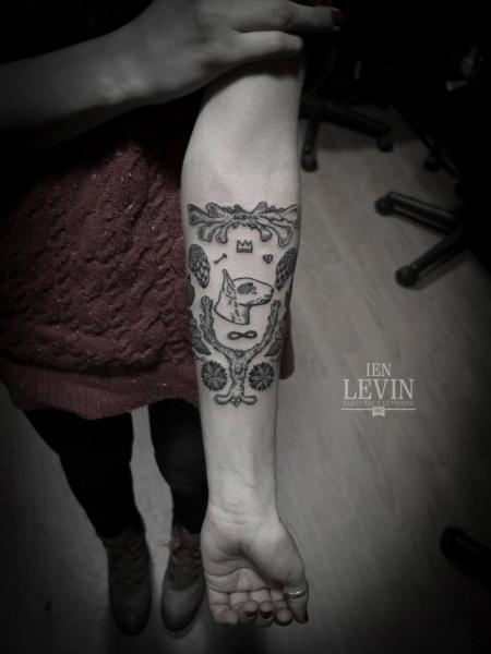 Tatuaje Brazo Dotwork por Ien Levin