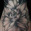 tatuaż Kwiat Dłoń przez Art Force Tattoo