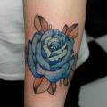 tatuaje Brazo Flor Rosa por Maverick Ink