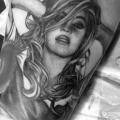 Arm Porträt Realistische tattoo von Maverick Ink
