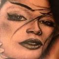 tatuaggio Realistici Mano Geisha di Tattoo Frequency