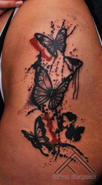 Tatuaggio Spalla Farfalle di Tattoo Frequency