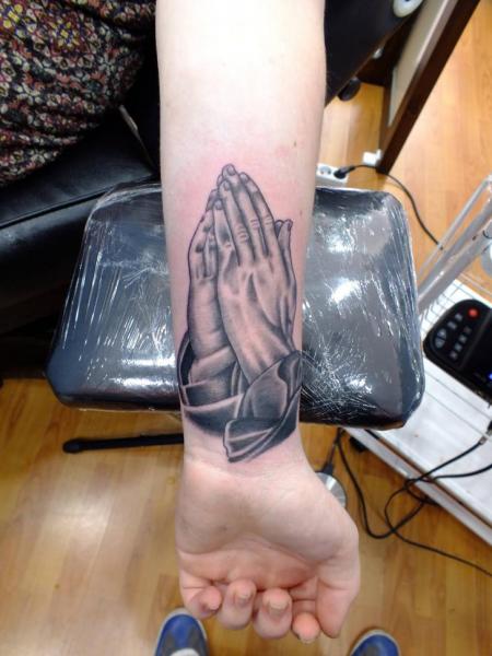 Arm Praying Hands Tattoo by Yusuf Artik Tattoo Studio