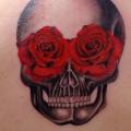 tatuaje Flor Cráneo Espalda por Yusuf Artik Tattoo Studio