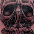 Totenkopf Gas Kopf tattoo von Front Line Tattoo