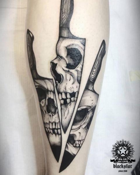 Arm Totenkopf Messer Tattoo von Black Star Studio