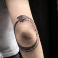 Arm Schlangen tattoo von Black Star Studio