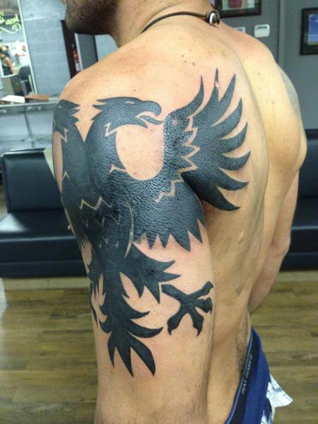 Schulter Adler Tattoo von Hyperink Studios