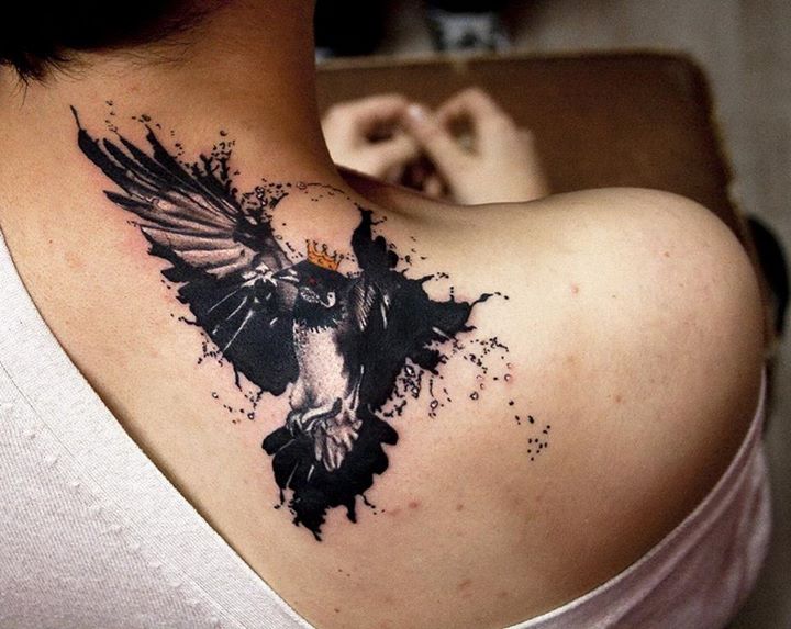Tatuaje Hombro Cuervo por Ali Ersari