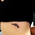 tatuaje Lado Pistola por Ali Ersari