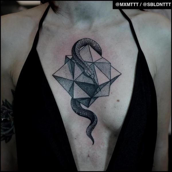 Schlangen Dotwork Brust Diamant Tattoo von MXM