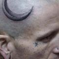 tatuaggio Testa Dotwork Luna di MXM