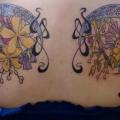 tatuaje Flor Espalda Abstracto por Firefly Tattoo