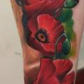 tatuaje Brazo Realista Flor por Peter Tattooer