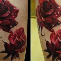 tatuaje Realista Flor Rosa Muslo por Rock n Roll