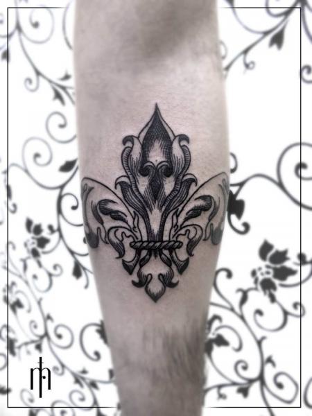 Tatuaje Brazo Símbolo por Tattoo B52