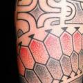 Arm Dotwork Abstrakt tattoo von Kreuzstich Tattoo