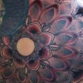 Blumen Rücken Dotwork tattoo von Kreuzstich Tattoo