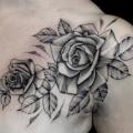 Schulter Arm Blumen Dotwork Brust tattoo von Endorfine Studio
