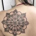 tatuaje Espalda Mandala por Endorfine Studio