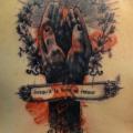 Gebetshände Rücken tattoo von Xoïl
