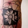 Waden Blumen Abstrakt tattoo von Xoïl