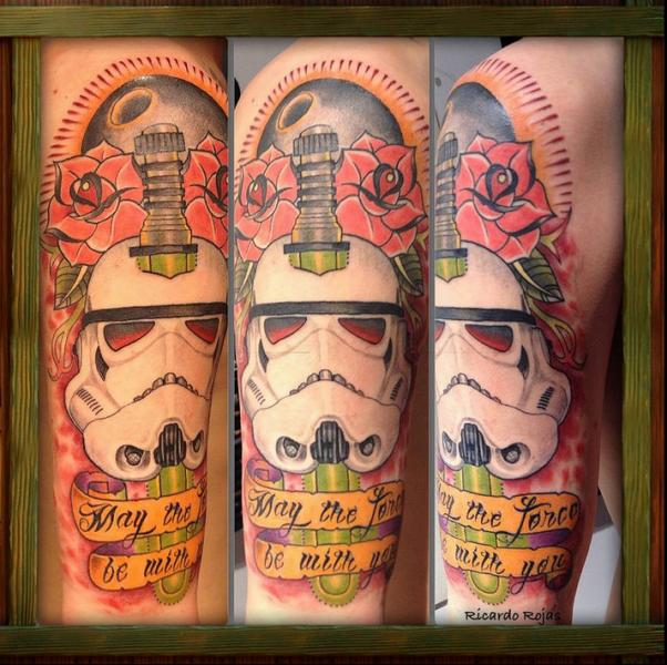 Tatuaje Hombro Fantasy Star Wars por Løkka Tattoo Lounge