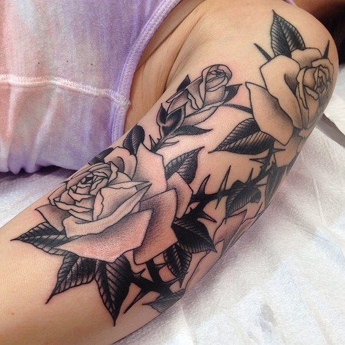 Schulter Arm Blumen Rose Tattoo von Marc Nava