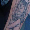 Arm Fantasie Dotwork tattoo von Papanatos Tattoos