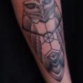Arm Eulen tattoo von Papanatos Tattoos