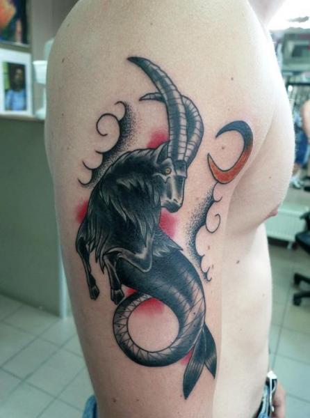 Tatuaje Brazo Fantasy Cabra por Gulestus Tattoo