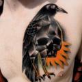 tatuaje Pecho Cuervo Geométrico por Gulestus Tattoo