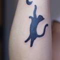 tatuaggio Braccio Gatto Luna di Daichi Tattoos & Artworks