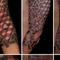 Schulter Arm Dotwork tattoo von 2vision Estudio