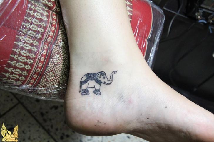 Fido Tattoo - Ganesha by Nina #ganeshatattoo #ganesha #workoftheday #inked # tattoo #foot #footporn #feet #foottattoo #details #detailwork #black # elephant #marbella #malaga #mijas #benalmadena #fuengirola #fidotattoo 📱:  +34 952476811 📱: +34 646835944 ...