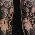 Arm Gas Masken Nonne tattoo von Da Silva Tattoo