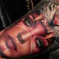 tatuaje Brazo Realista Mujer Tigre por Led Coult