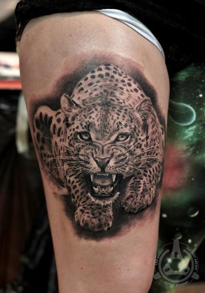Tatuaje Realista Tigre Muslo por Led Coult