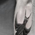 tatuaje Brazo Pájaro por Dr Woo