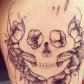 tatuaje Fantasy Cráneo Muslo por Supakitch