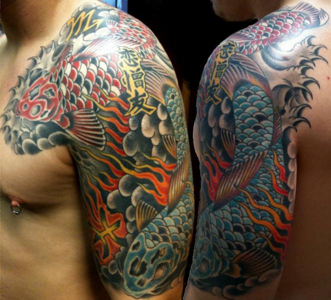 Tatuagem Ombro Peito Japonesas Carpa Koi por Lone Star Tattoo