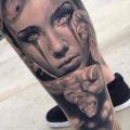 Schlangen Bein Frauen tattoo von Jak Connolly