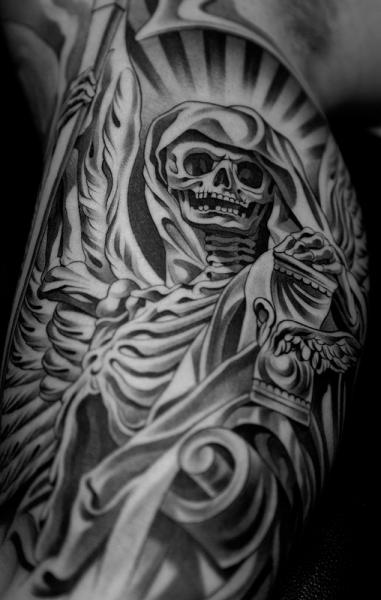 Tatuagem Ombro Esqueleto por Jun Cha