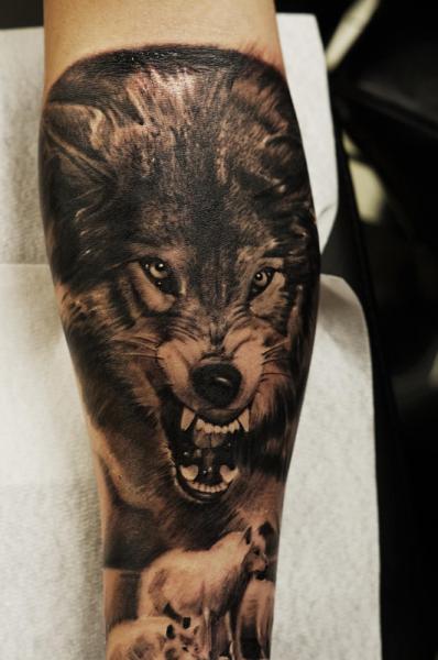 Arm Realistische Wolf Tattoo von Tattoo Studio 73